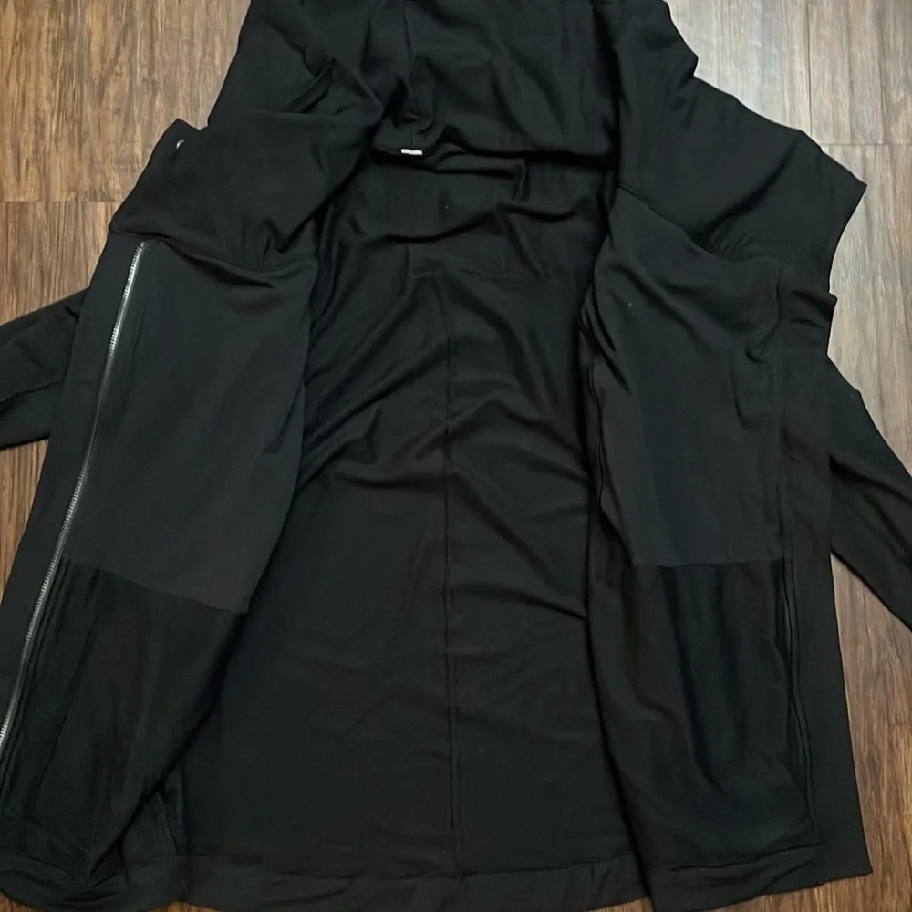 EUC Lululemon Coast Easy Wrap Zip Front Jacket Black 4